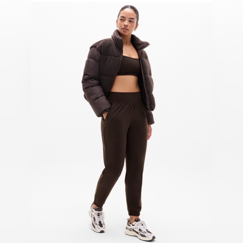 NWT Athleta Elation Truffle Jogger Sz Small